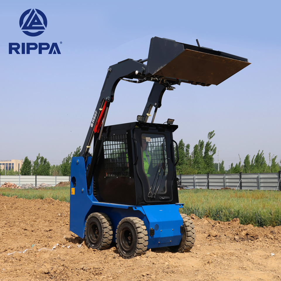 Rippa RS07 Compact Loader | 24.4hp Kubota Power | High Flow Dual Pump | Comfortable A/C Cabin - شيول صغير: صورة 3 Rippa RS07 Compact Loader | 24.4hp Kubota Power | High Flow Dual Pump | Comfortable A/C Cabin - شيول صغير: صورة 3