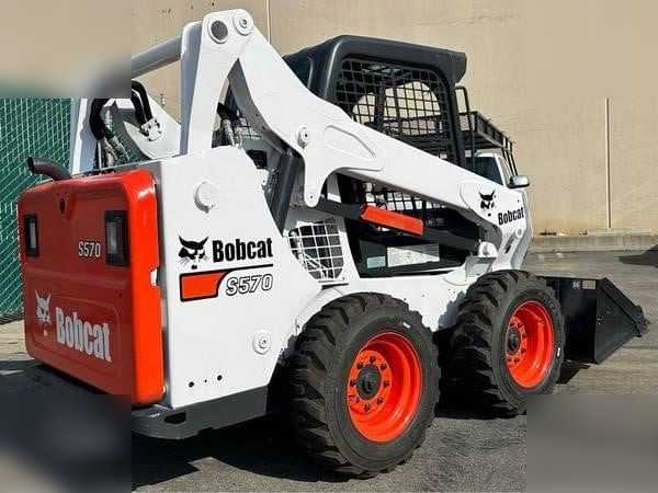 BOBCAT S570 - شيول صغير: صورة 1 BOBCAT S570 - شيول صغير: صورة 1
