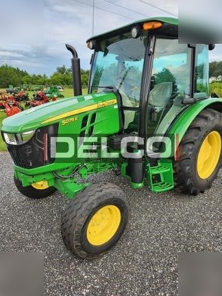 JOHN DEERE 5075E - جرار: صورة 2 JOHN DEERE 5075E - جرار: صورة 2