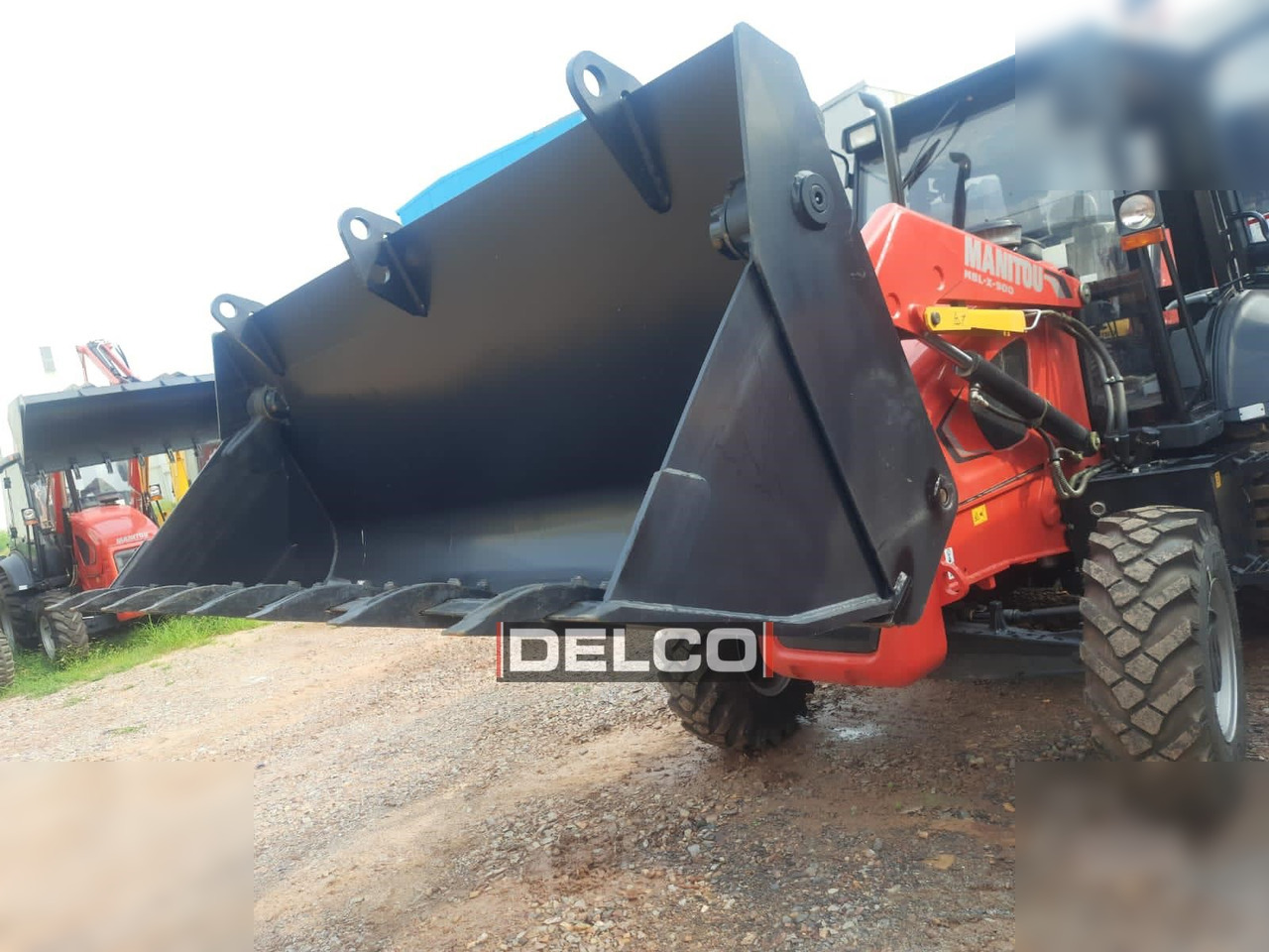 MANITOU MBLX900 - لودر ذو محراث خلفي/ باكهو: صورة 4 MANITOU MBLX900 - لودر ذو محراث خلفي/ باكهو: صورة 4
