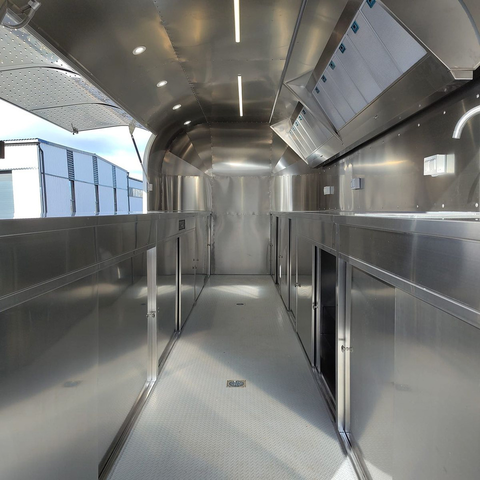 Esselmann Delistar Foodtruck 6000 ähn. Airstream - بيع مقطورة: صورة 2 Esselmann Delistar Foodtruck 6000 ähn. Airstream - بيع مقطورة: صورة 2