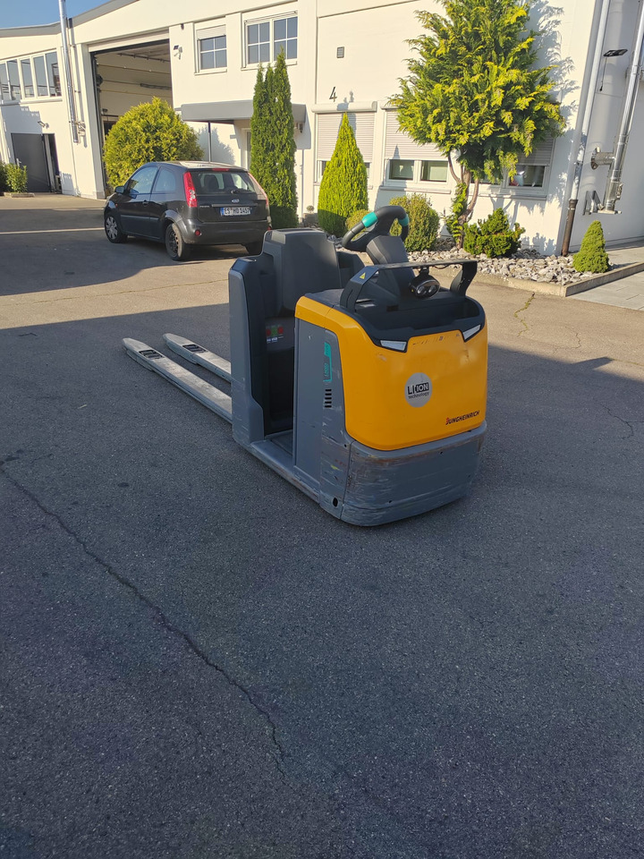 ناقل الحمولات الشوكي Jungheinrich ECE 225 Li-Ion/ 2.4m/ 2020yy/ 3057mh: صورة 6