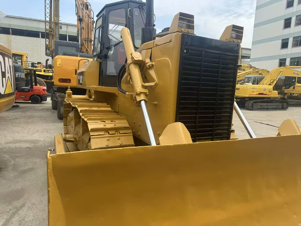 CAT D6G - بلدوزر: صورة 2 CAT D6G - بلدوزر: صورة 2