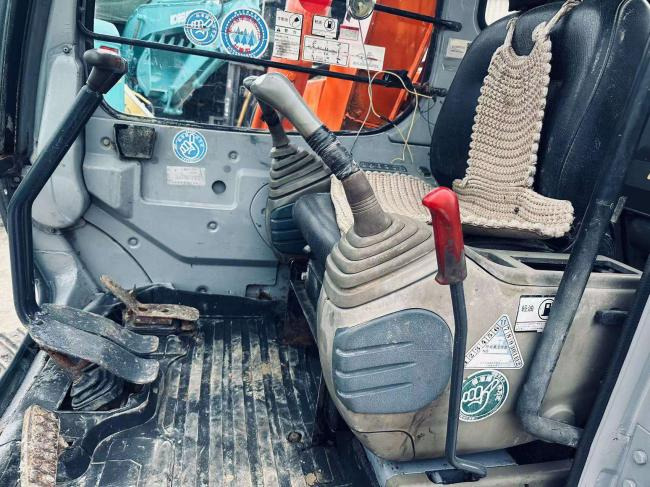 Hitachi EX60 - حفار زاحف: صورة 2 Hitachi EX60 - حفار زاحف: صورة 2