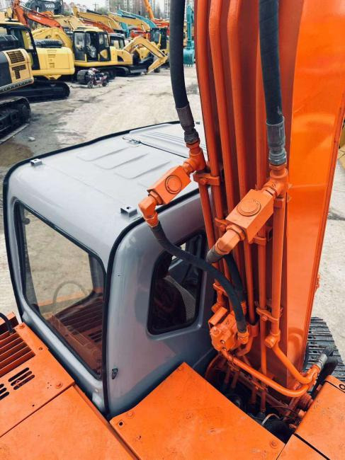 Hitachi EX60 - حفار زاحف: صورة 4 Hitachi EX60 - حفار زاحف: صورة 4