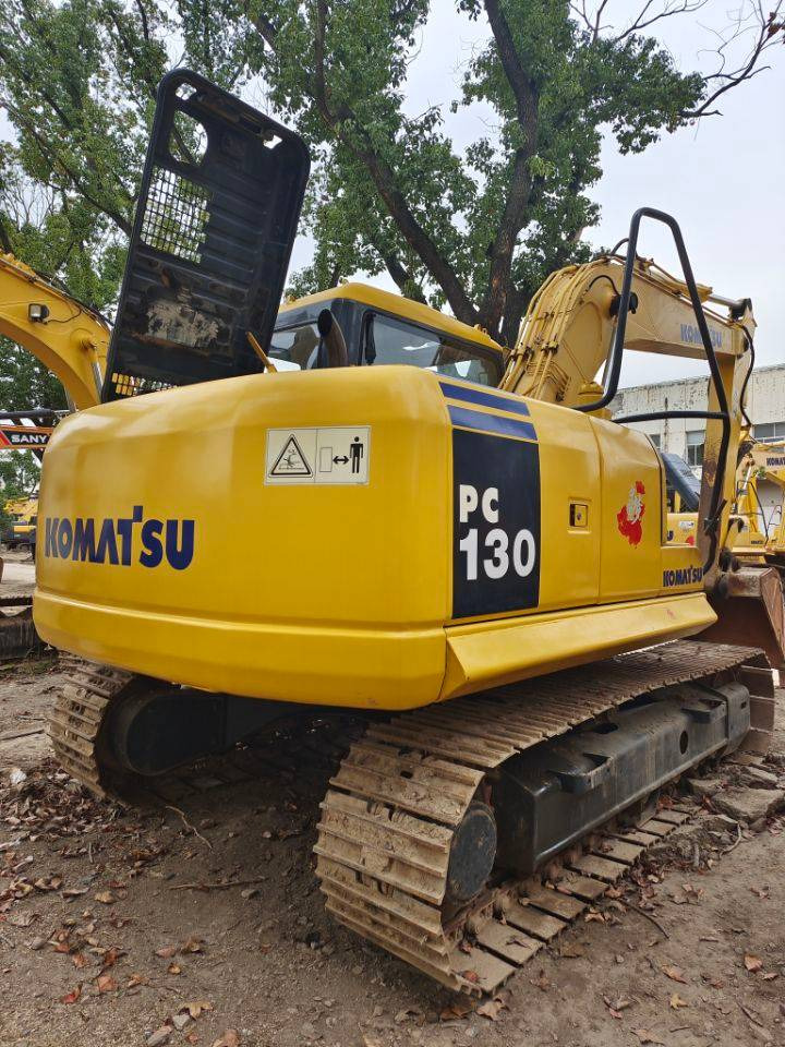 Komatsu PC130  - حفار زاحف: صورة 1 Komatsu PC130  - حفار زاحف: صورة 1