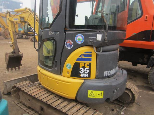 Komatsu PC35  - حفار صغير: صورة 1 Komatsu PC35  - حفار صغير: صورة 1