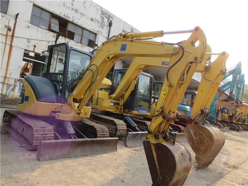 Komatsu PC40  - حفار صغير: صورة 1 Komatsu PC40  - حفار صغير: صورة 1