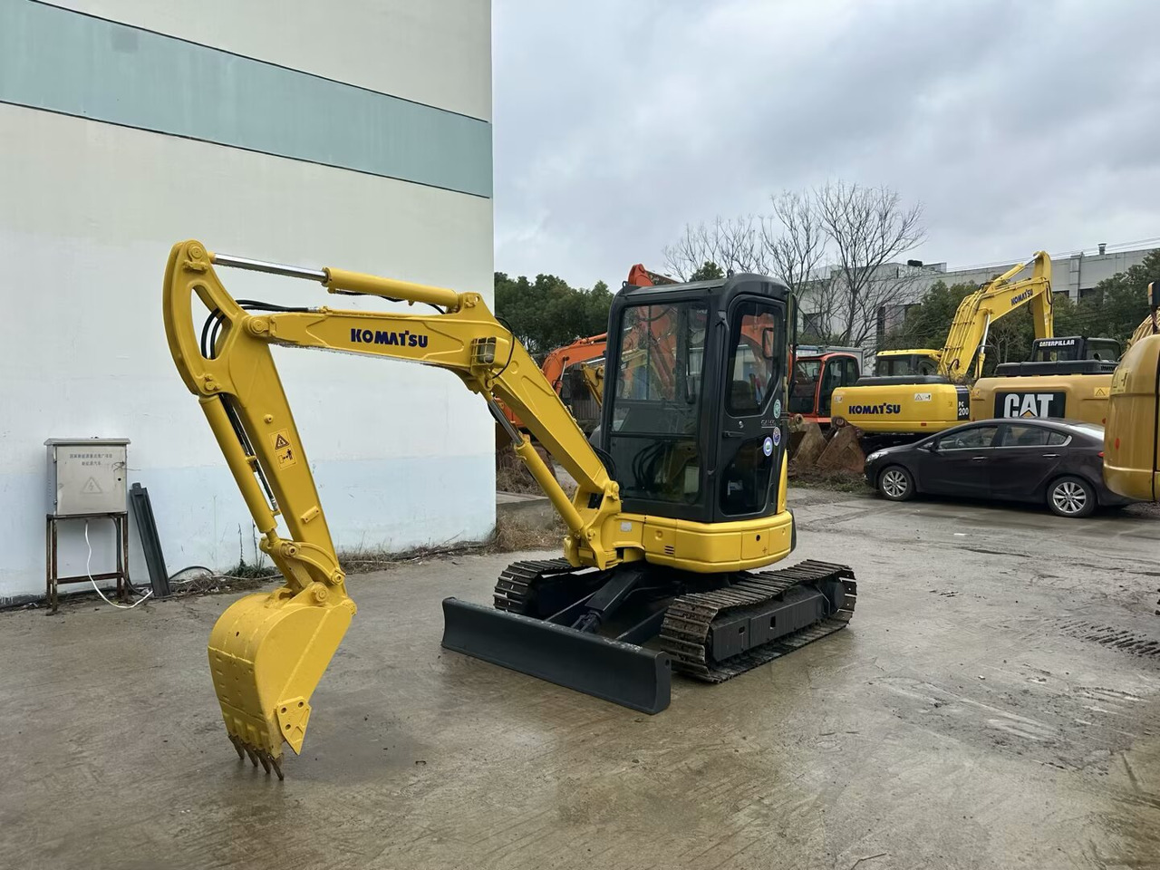 Komatsu pc35MR - حفار صغير: صورة 1 Komatsu pc35MR - حفار صغير: صورة 1