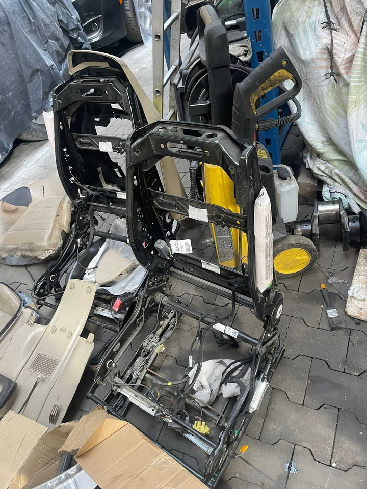 Fotele do Mercedes W 207 kabrio - مقعد - سيارة: صورة 1 Fotele do Mercedes W 207 kabrio - مقعد - سيارة: صورة 1