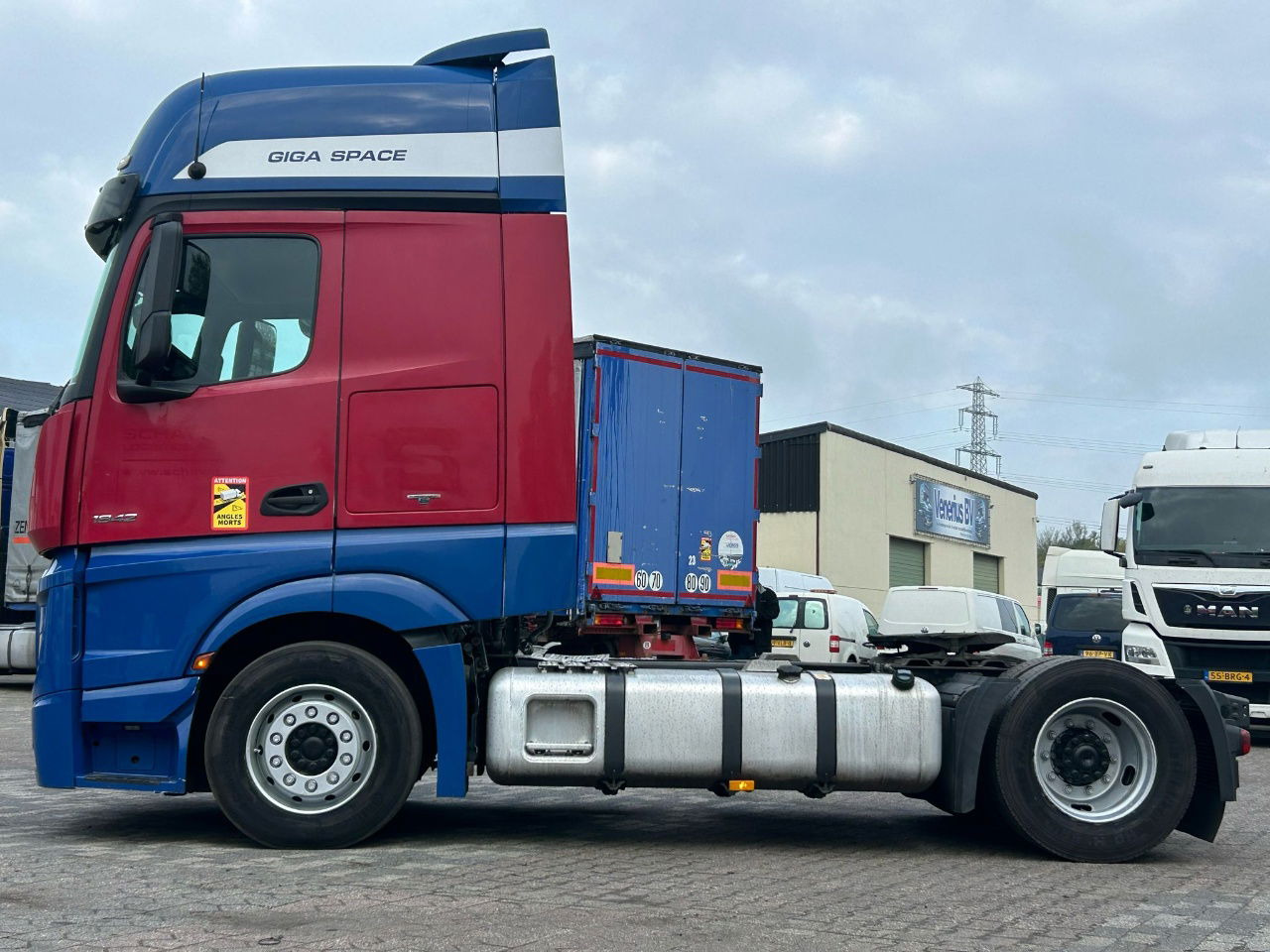 Mercedes-Benz Actros Euro 6 / BJ. 2015 / APK - رأس تريلا: صورة 4 Mercedes-Benz Actros Euro 6 / BJ. 2015 / APK - رأس تريلا: صورة 4