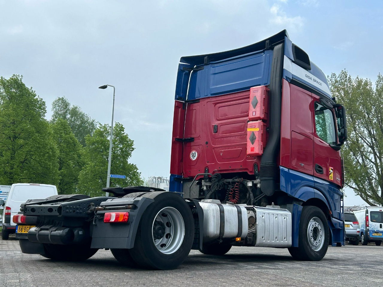 Mercedes-Benz Actros Euro 6 / BJ. 2015 / APK - رأس تريلا: صورة 3 Mercedes-Benz Actros Euro 6 / BJ. 2015 / APK - رأس تريلا: صورة 3