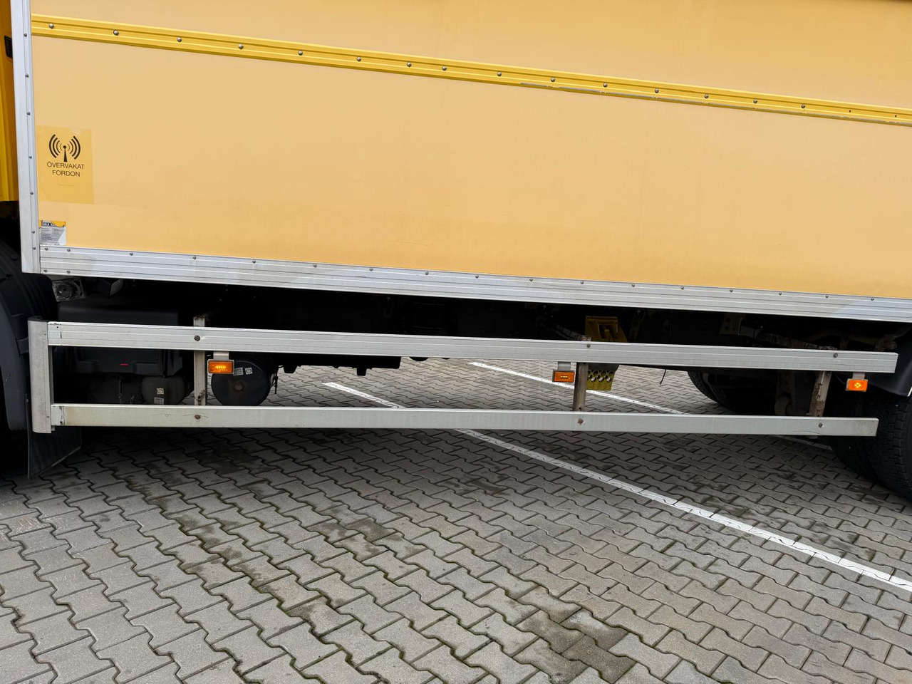 SCANIA P230 - شاحنة صندوقية: صورة 4 SCANIA P230 - شاحنة صندوقية: صورة 4