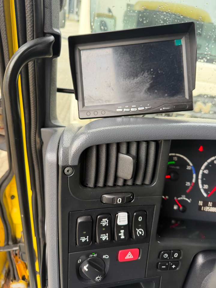 شاحنة صندوقية SCANIA P230: صورة 21 شاحنة صندوقية SCANIA P230: صورة 21