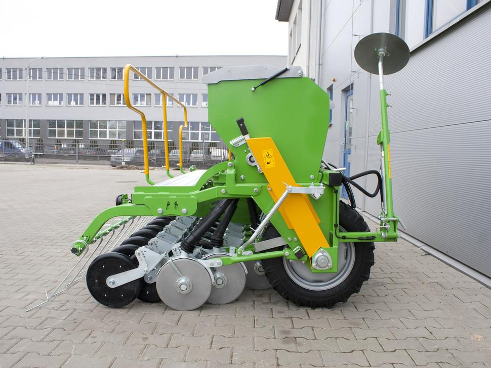 Bomet Drillmaschine / Seeder / Semoir / Seminatrice / Sembradora / Сеялка / Siewnik 3 m - آلة البذر: صورة 3 Bomet Drillmaschine / Seeder / Semoir / Seminatrice / Sembradora / Сеялка / Siewnik 3 m - آلة البذر: صورة 3