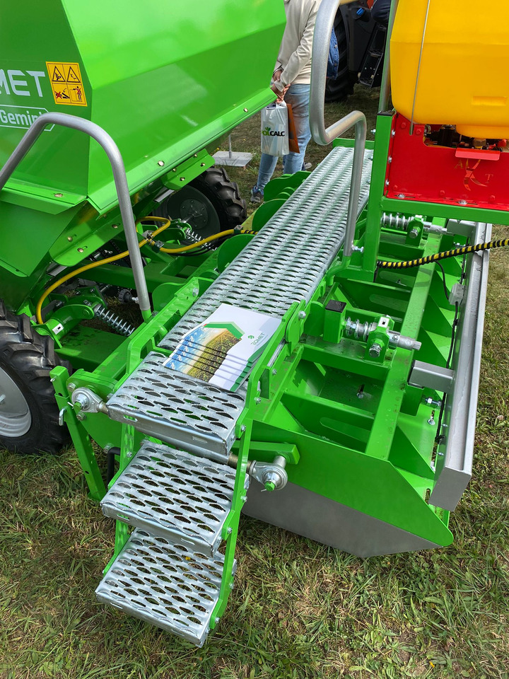 آلة زراعة البطاطس للبيع  Bomet Kartoffelpflanzmaschine / Potato planter / Planteuse de pomme de terre / Piantapatate / Sadzarka ziemniaków: صورة 9