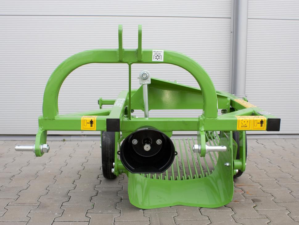 حصادة البطاطس للبيع  Bomet Schwingsiebroder / Potato digger / Arracheuse de pomme de terre / Scavapatate / Однорядная картофельная копалка / Kopaczka do ziemniaków Ursa Z655/1: صورة 6
