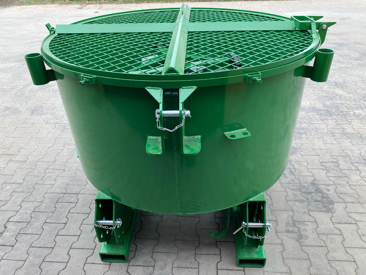 DC Betonmischer / Hydraulic concrete mixer / Malaxeur à béton hydraulique / Betoniera / Бетономешалка с гидравлическим приводом / Betoniarka hydrauliczna 800 l - خلاطه اسمنت: صورة 1 DC Betonmischer / Hydraulic concrete mixer / Malaxeur à béton hydraulique / Betoniera / Бетономешалка с гидравлическим приводом / Betoniarka hydrauliczna 800 l - خلاطه اسمنت: صورة 1