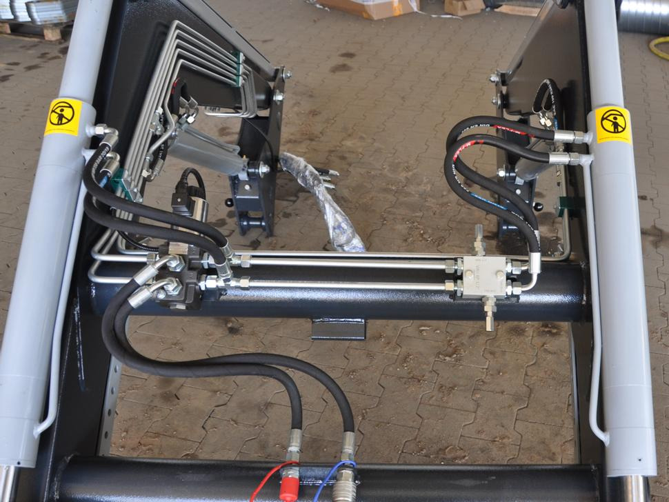 مغراف أمامي للجرار - ملحق للبيع METAL-TECHNIK Frontlader / Front loader / Chargeur frontal / Caricatore frontale / Cargador fronta / Фронтальный погрузчик / Ładowacz czołowy Tytan MT-02: صورة 7 مغراف أمامي للجرار - ملحق للبيع METAL-TECHNIK Frontlader / Front loader / Chargeur frontal / Caricatore frontale / Cargador fronta / Фронтальный погрузчик / Ładowacz czołowy Tytan MT-02: صورة 7