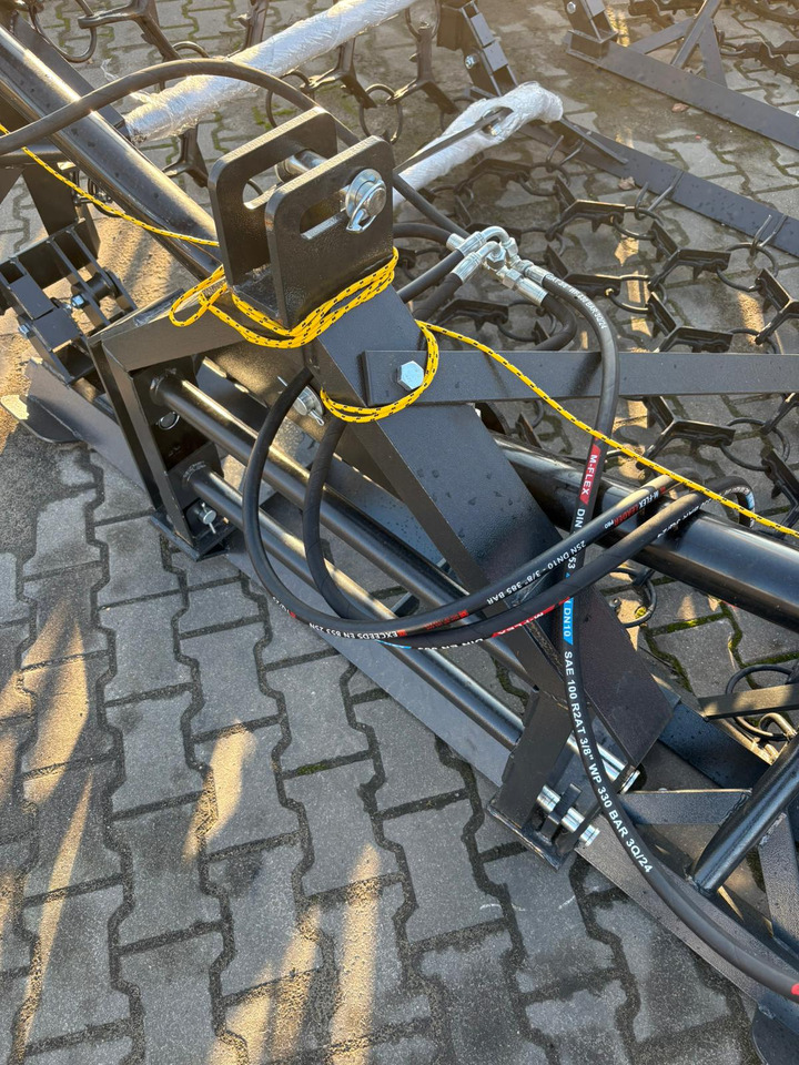 METAL-TECHNIK Wiesenegge / Meadow harrow / Herse de prairie / Strigliatrice / Полевая волокуша / Włóka łąkowa 4 m - مسفلة ذات جنزير: صورة 5 METAL-TECHNIK Wiesenegge / Meadow harrow / Herse de prairie / Strigliatrice / Полевая волокуша / Włóka łąkowa 4 m - مسفلة ذات جنزير: صورة 5