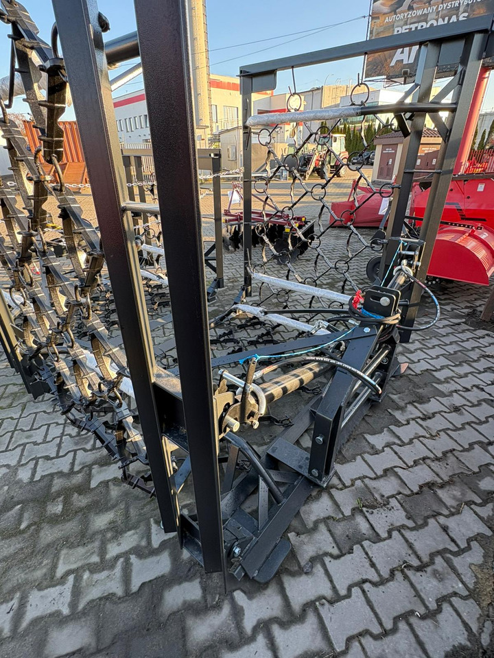 Metal-Technik Wiesenegge / Meadow harrow / Herse de prairie / Strigliatrice / Lanza de prado / Полевая волокуша / Włóka łąkowa 6 m - مسفلة ذات جنزير: صورة 4 Metal-Technik Wiesenegge / Meadow harrow / Herse de prairie / Strigliatrice / Lanza de prado / Полевая волокуша / Włóka łąkowa 6 m - مسفلة ذات جنزير: صورة 4