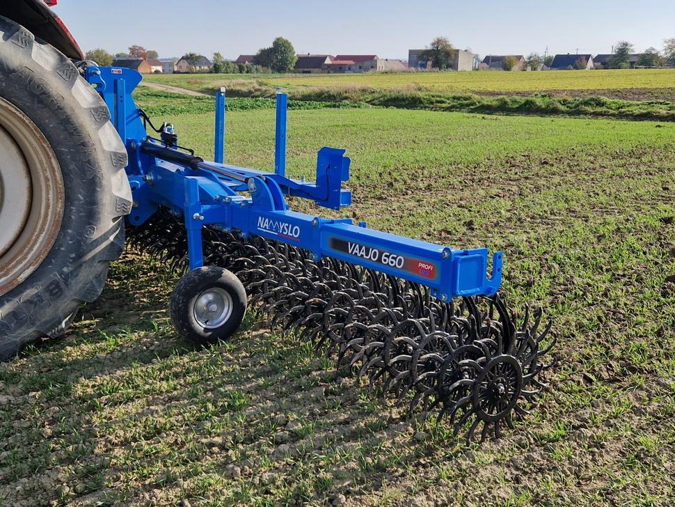 Namysło Rotorstriegel / Rotary hoe / Houe rotative / Ротационная борона / Brona wirnikowa / Pielnik 6,6 m - آلة حراثة: صورة 1 Namysło Rotorstriegel / Rotary hoe / Houe rotative / Ротационная борона / Brona wirnikowa / Pielnik 6,6 m - آلة حراثة: صورة 1