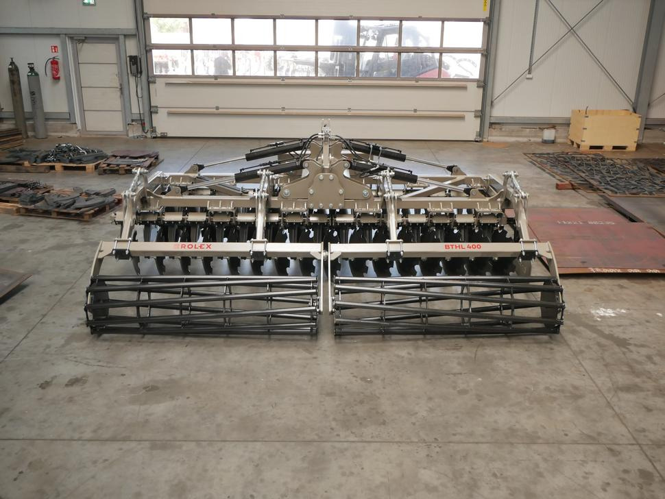 ROLEX Hydraulische Scheibenegge / Hydraulic discs harrow / Dechaumeur à disques / Erpice a dischi / Гидравлическая дисковая борона / Brona talerzowa hydraulicznie składana lekka 4 m - مسفلة قرصية: صورة 4 ROLEX Hydraulische Scheibenegge / Hydraulic discs harrow / Dechaumeur à disques / Erpice a dischi / Гидравлическая дисковая борона / Brona talerzowa hydraulicznie składana lekka 4 m - مسفلة قرصية: صورة 4