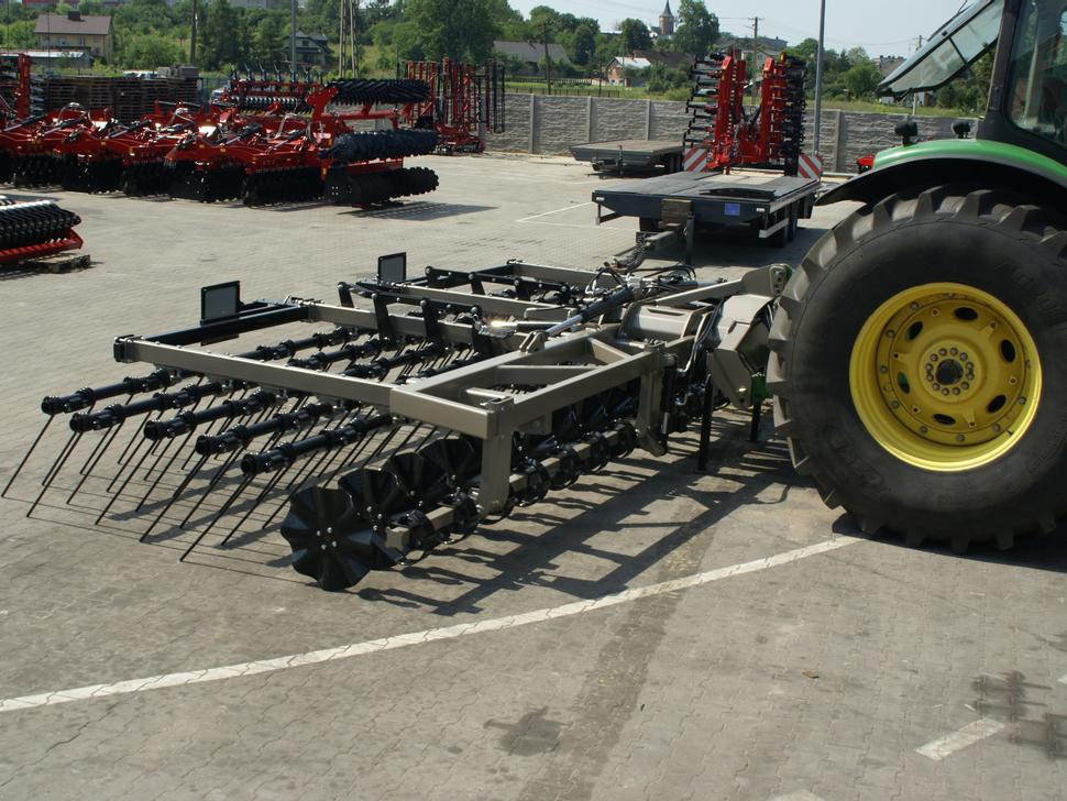 ROLEX Mulchegge / Mulch harrow / Herse de déchaumage / Erpice pacciamante / Борона для мульчирования / Brona mulczowa 7,5 m - مشط العشب: صورة 5 ROLEX Mulchegge / Mulch harrow / Herse de déchaumage / Erpice pacciamante / Борона для мульчирования / Brona mulczowa 7,5 m - مشط العشب: صورة 5