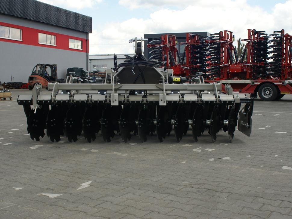 ROLEX Scheibenegge / Disc harrow with hydropack and tire roller / Dechaumeur à disques / Erpice a dischi / Дисковая борона с гидропаком и колёсным катком / Agregat talerzowy uprawowy z hydropackiem i - مسفلة قرصية: صورة 2 ROLEX Scheibenegge / Disc harrow with hydropack and tire roller / Dechaumeur à disques / Erpice a dischi / Дисковая борона с гидропаком и колёсным катком / Agregat talerzowy uprawowy z hydropackiem i - مسفلة قرصية: صورة 2