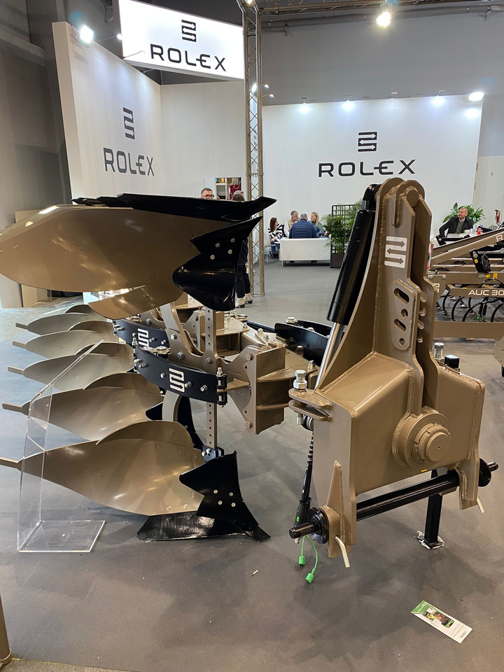 ROLEX Volldrehpflug / Rotary plough / Charrue réversible / Aratro reversibile / Оборотный плуг / Pług obrotowy 3+1 - محراث: صورة 4 ROLEX Volldrehpflug / Rotary plough / Charrue réversible / Aratro reversibile / Оборотный плуг / Pług obrotowy 3+1 - محراث: صورة 4