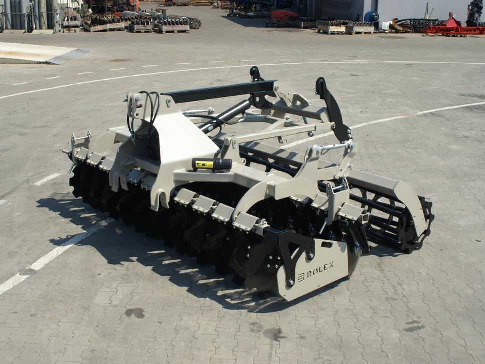 Rolex Scheibenegge / Disc harrow with hydropack / Déchaumeur à disques avec support semoir / Erpice a dischi / Cultivador de discos con hydropack / Дисковая борона с гидропаком 3 m - مسفلة قرصية: صورة 2 Rolex Scheibenegge / Disc harrow with hydropack / Déchaumeur à disques avec support semoir / Erpice a dischi / Cultivador de discos con hydropack / Дисковая борона с гидропаком 3 m - مسفلة قرصية: صورة 2