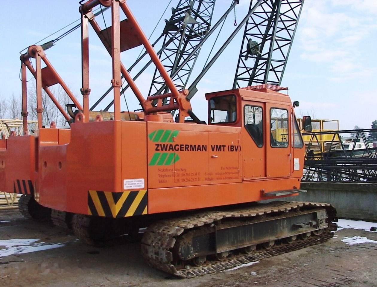 Hitachi KH 100 - رافعة زاحفة: صورة 3 Hitachi KH 100 - رافعة زاحفة: صورة 3
