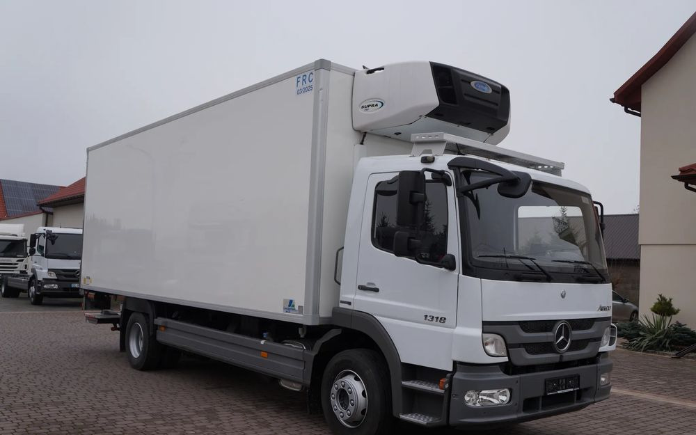 Mercedes-Benz ATEGO 1318 EURO 5 132 TYS KM CHŁODNIA CARRIER 750 WINDA - شاحنة ذات مبرد: صورة 2 Mercedes-Benz ATEGO 1318 EURO 5 132 TYS KM CHŁODNIA CARRIER 750 WINDA - شاحنة ذات مبرد: صورة 2