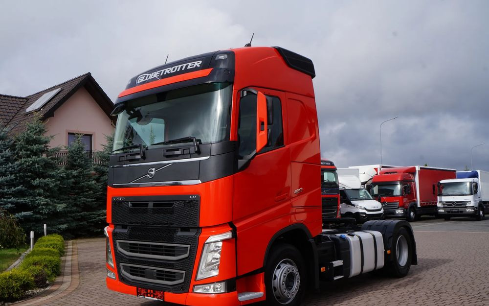Volvo FH 4 EURO 6 GLOBETROTTER NISKI PRZEBIEG PEŁEN SERWIS - رأس تريلا: صورة 1 Volvo FH 4 EURO 6 GLOBETROTTER NISKI PRZEBIEG PEŁEN SERWIS - رأس تريلا: صورة 1