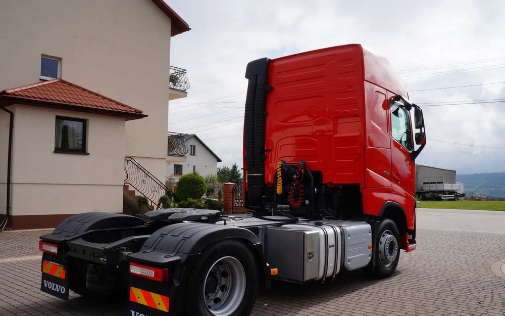 Volvo FH 4 EURO 6 GLOBETROTTER NISKI PRZEBIEG PEŁEN SERWIS - رأس تريلا: صورة 4 Volvo FH 4 EURO 6 GLOBETROTTER NISKI PRZEBIEG PEŁEN SERWIS - رأس تريلا: صورة 4
