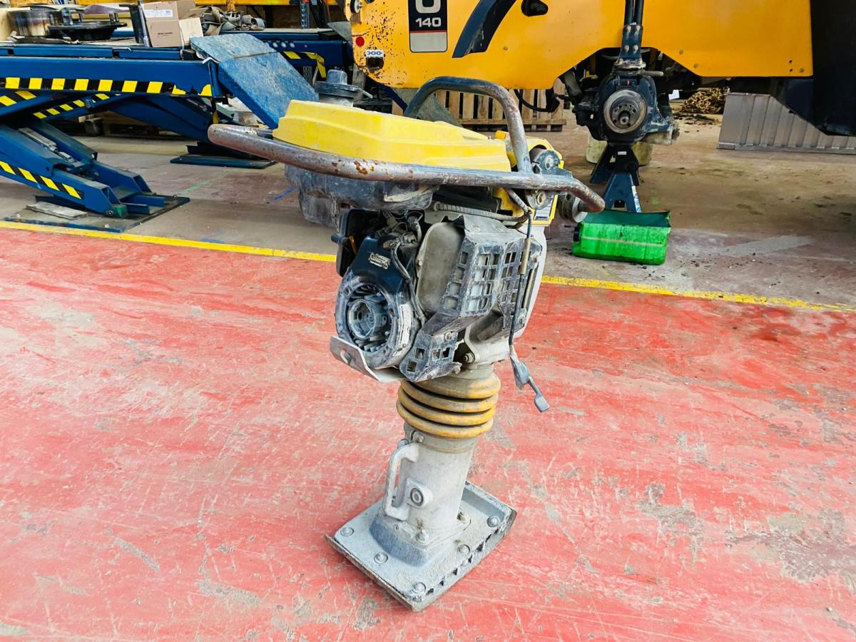 BOMAG Pilonneuse BT65/4 - آلة الدك: صورة 5 BOMAG Pilonneuse BT65/4 - آلة الدك: صورة 5