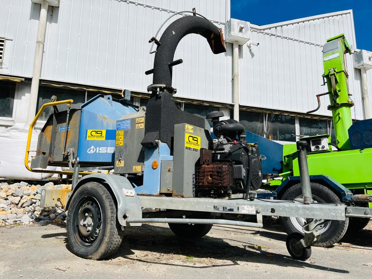 ISEKI Broyeur de branche - قاطعة الأخشاب: صورة 1 ISEKI Broyeur de branche - قاطعة الأخشاب: صورة 1