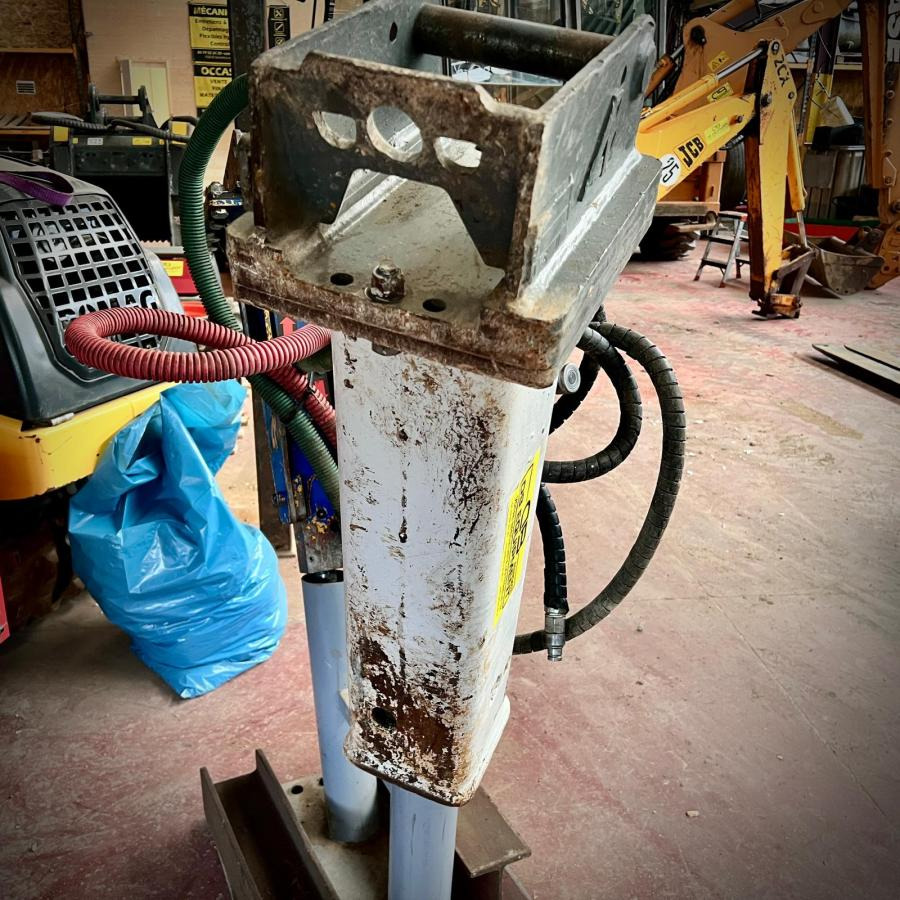 Marteau brise roche hydraulique BRH pour pelle 2 a 4T - مطرقة هيدروليكية: صورة 3 Marteau brise roche hydraulique BRH pour pelle 2 a 4T - مطرقة هيدروليكية: صورة 3