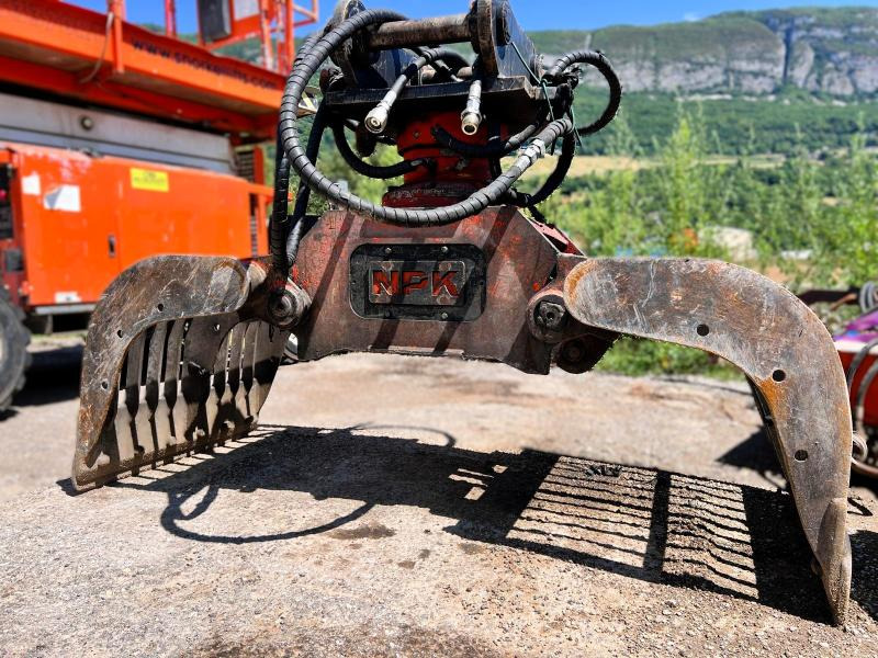 NPK DG-14 Pince de tri pour pelle de 8 à 15T - كلّاب - آلات الإنشاء: صورة 2 NPK DG-14 Pince de tri pour pelle de 8 à 15T - كلّاب - آلات الإنشاء: صورة 2