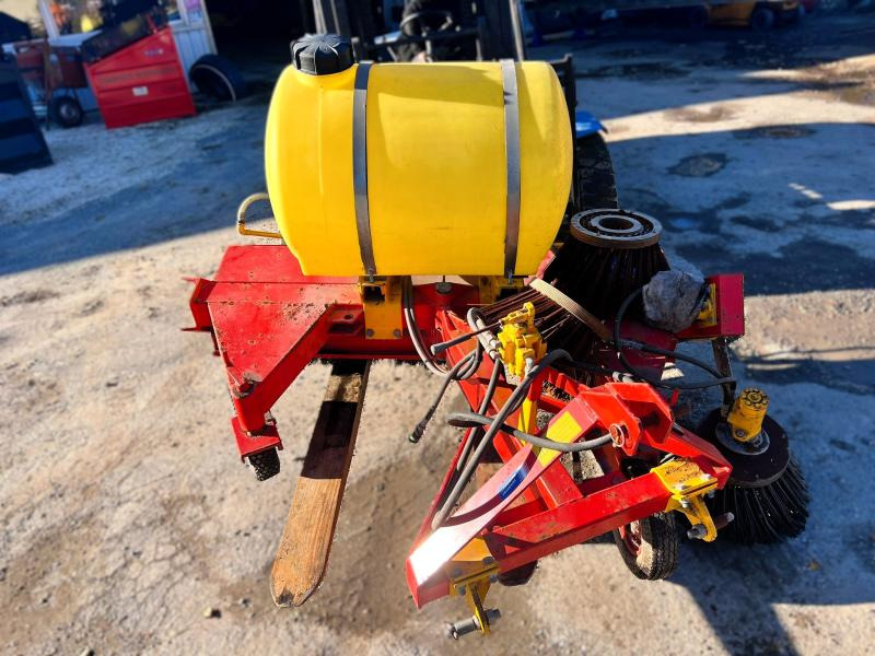 RABAUD CHAMPION BALAYEUSE ALIGNEUSE AVEC BALAIS LATERAL - مقشة: صورة 3 RABAUD CHAMPION BALAYEUSE ALIGNEUSE AVEC BALAIS LATERAL - مقشة: صورة 3