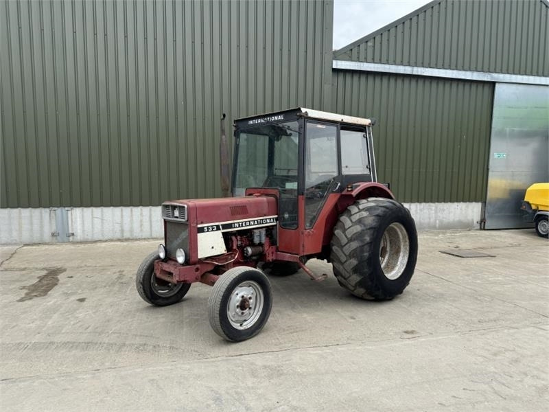 International 533 Tractor  - جرار: صورة 1 International 533 Tractor  - جرار: صورة 1