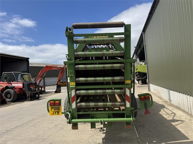 Krone Big Pack 12130 Square Baler - آلة بالات مربعة: صورة 3 Krone Big Pack 12130 Square Baler - آلة بالات مربعة: صورة 3