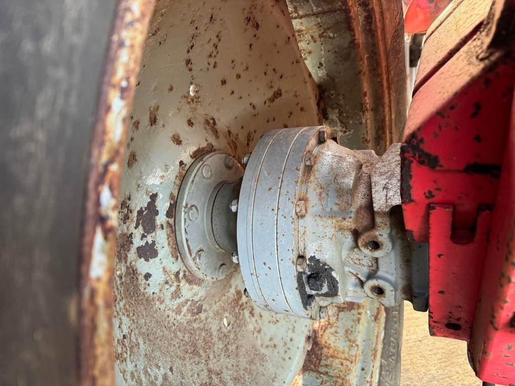 جرار Massey Ferguson 165: صورة 16