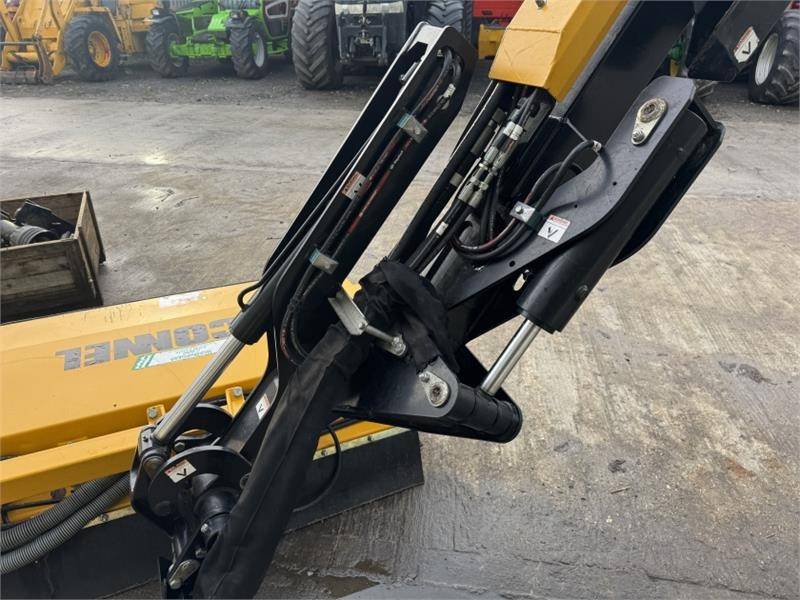 معدات الغابات McConnel 8085 Power Arm Tele VFR Hedge Cutter: صورة 7 معدات الغابات McConnel 8085 Power Arm Tele VFR Hedge Cutter: صورة 7