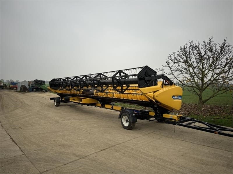 New Holland 41ft Varifeed Header - ملحقات حصادات: صورة 1 New Holland 41ft Varifeed Header - ملحقات حصادات: صورة 1