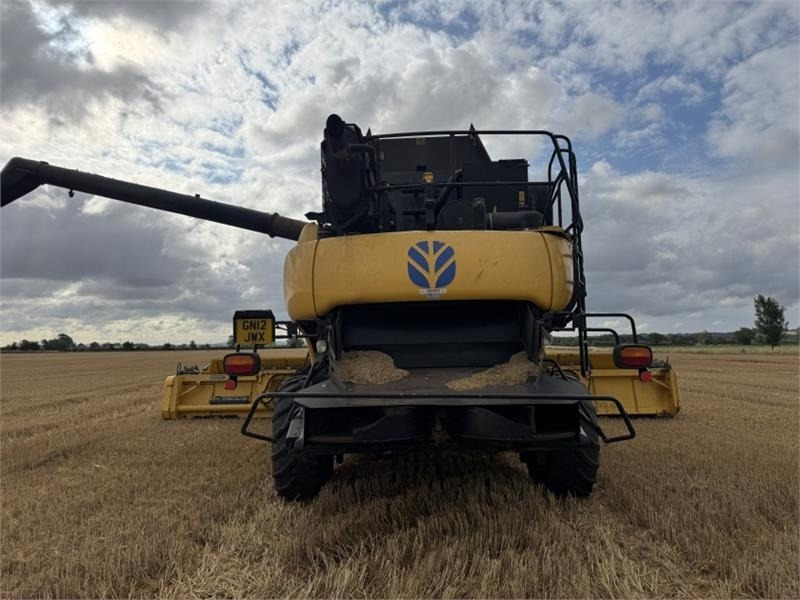 New Holland CR9090 Rotary Combine **Video Below** - ملحقات حصادات: صورة 4 New Holland CR9090 Rotary Combine **Video Below** - ملحقات حصادات: صورة 4