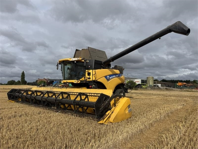 New Holland CR9090 Rotary Combine **Video Below** - ملحقات حصادات: صورة 1 New Holland CR9090 Rotary Combine **Video Below** - ملحقات حصادات: صورة 1