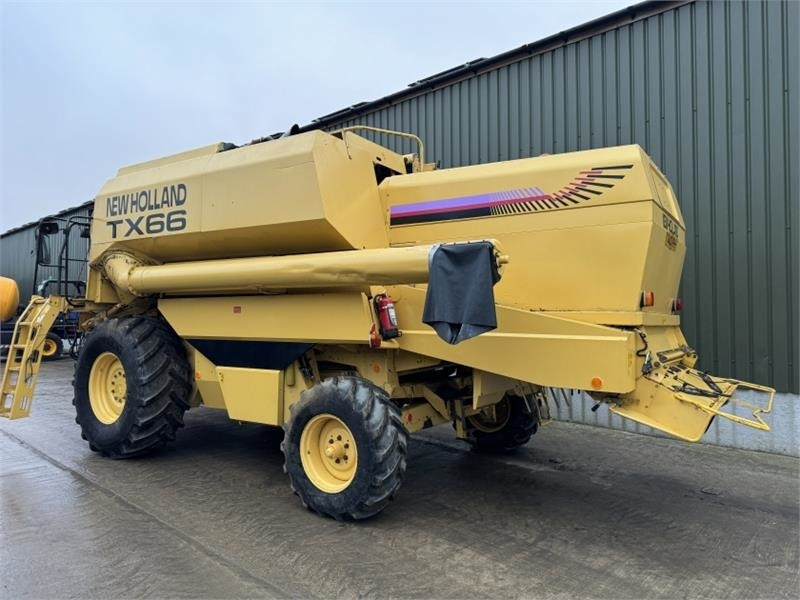 New Holland TX66 c/w 20ft Header - ملحقات حصادات: صورة 4 New Holland TX66 c/w 20ft Header - ملحقات حصادات: صورة 4