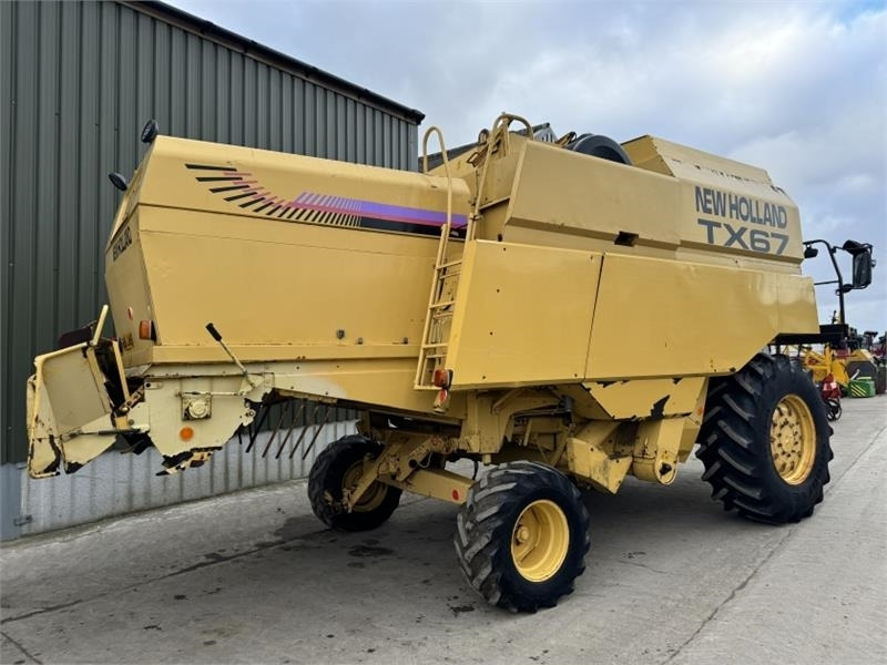 New Holland TX67 c/w 20ft Header - ملحقات حصادات: صورة 2 New Holland TX67 c/w 20ft Header - ملحقات حصادات: صورة 2
