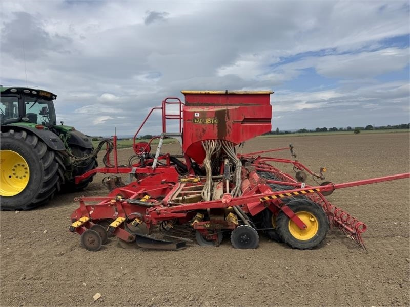 Vaderstad Rapid A800s **Video Below**  - آلة بذر الحصاد: صورة 5 Vaderstad Rapid A800s **Video Below**  - آلة بذر الحصاد: صورة 5